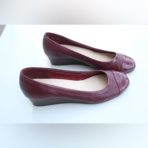 Cole Haan Tali low wedges - Picture 1 of 13